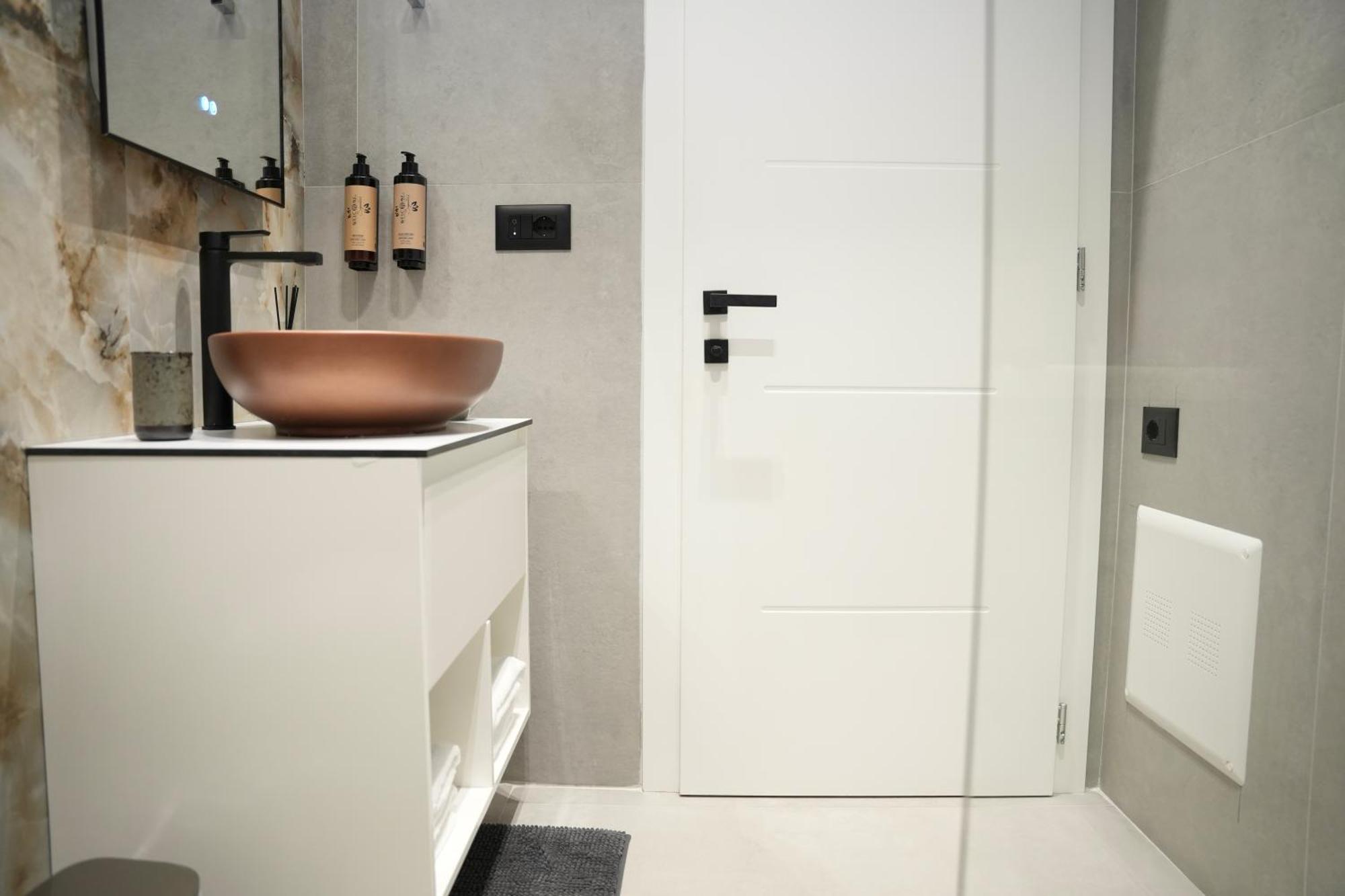 Nea Deluxe Apartament *