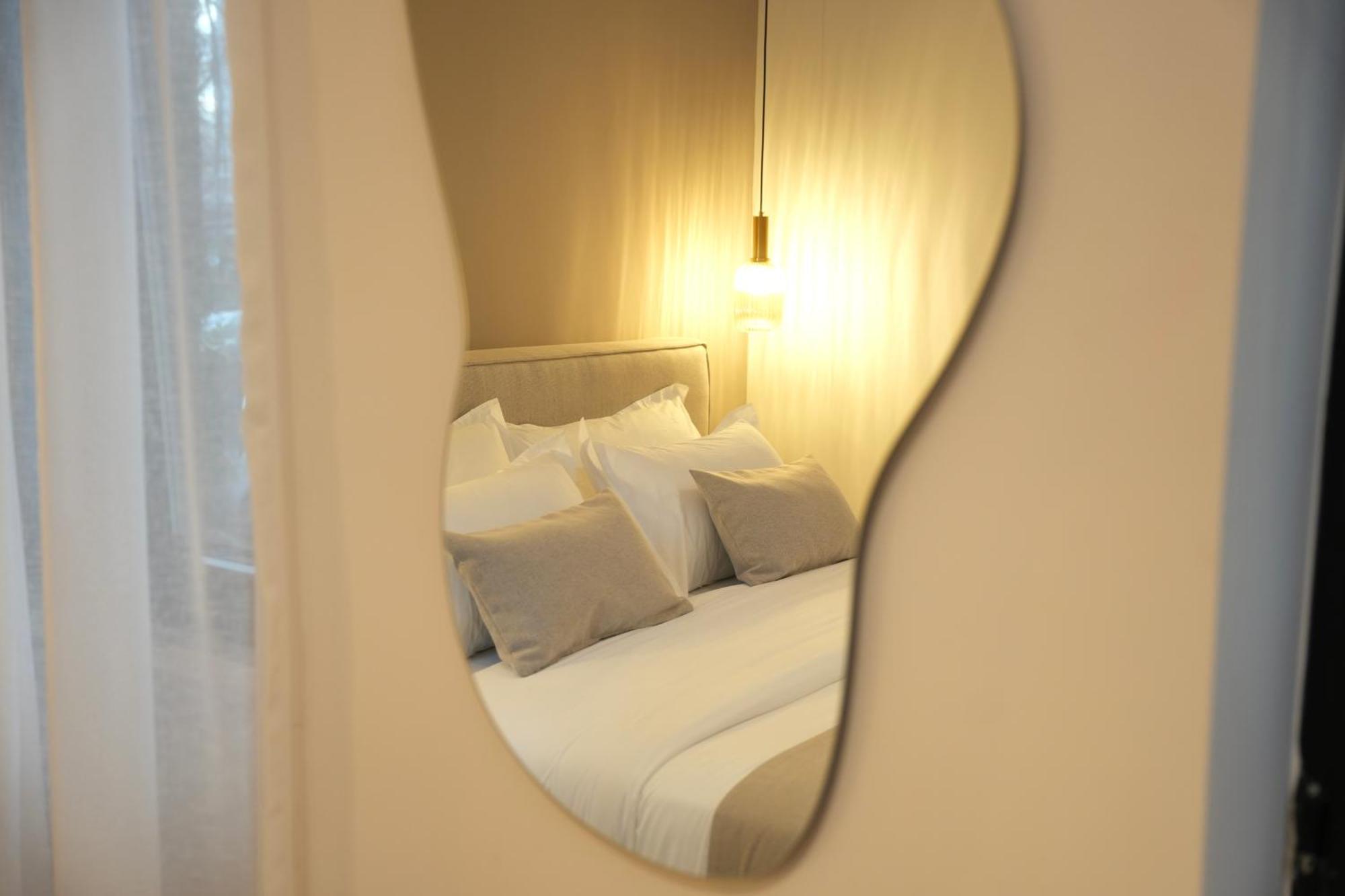 Nea Deluxe Apartament *
